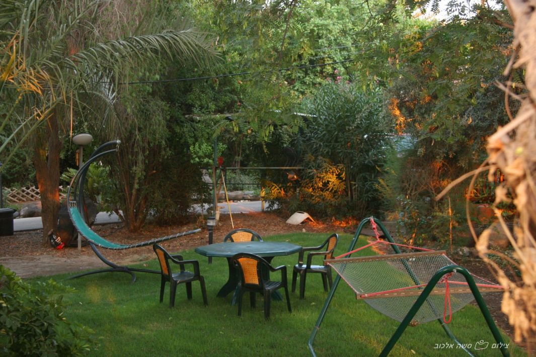 45929 החצר והבריכה, נופש מרום, צימר  במעלה גמלא צימרים - Zimer 4 U