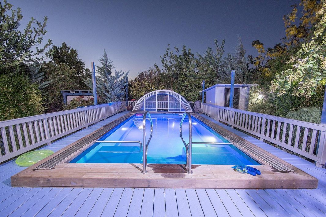 45932 החצר והבריכה, נופש מרום, צימר  במעלה גמלא צימרים - Zimer 4 U