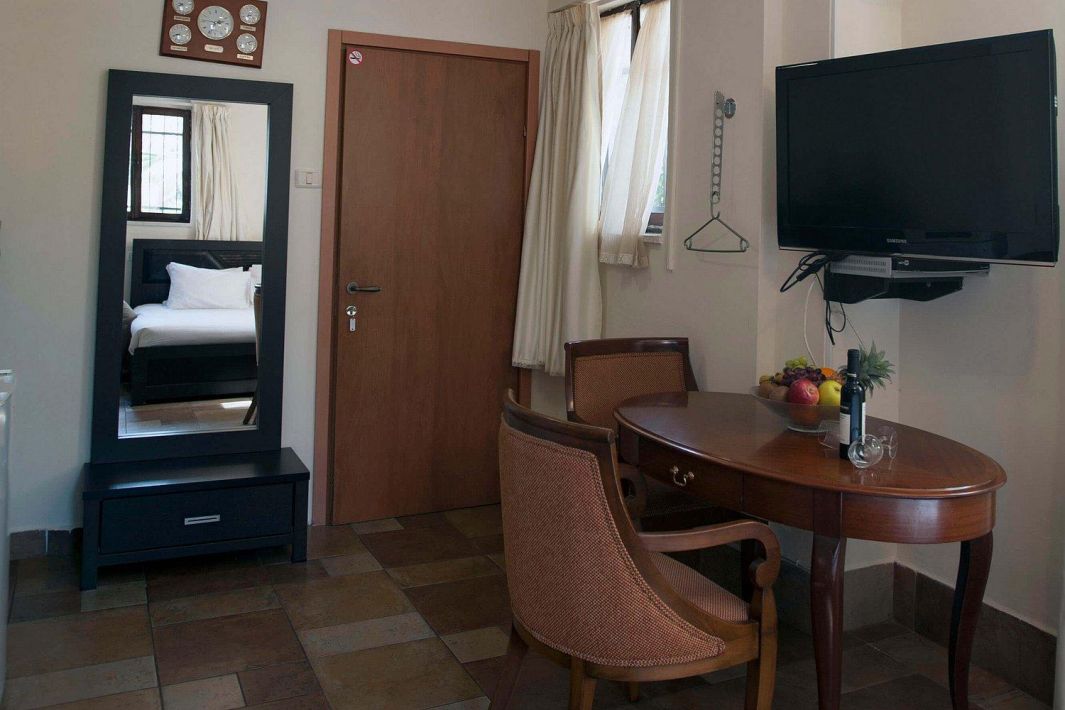 47577 אחוזת רוטשילד, אחוזת רוטשילד, צימר  בחיפה צימרים - Zimer 4 U