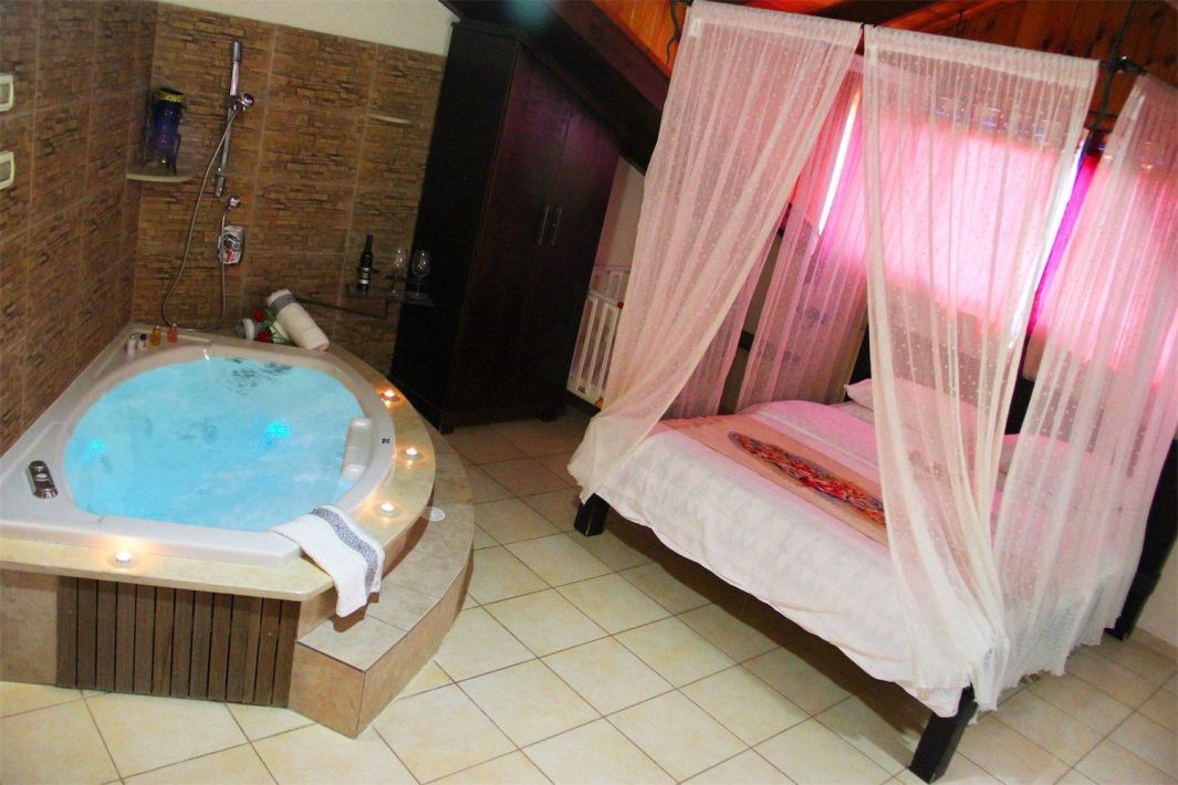 50640 גלריה כללית, אחוזת שטרן, צימר  בכרם בן זמרה צימרים - Zimer 4 U