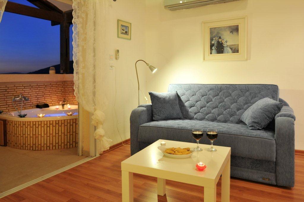 51028 כללי, נוגלילה, צימר  בלוטם צימרים - Zimer 4 U