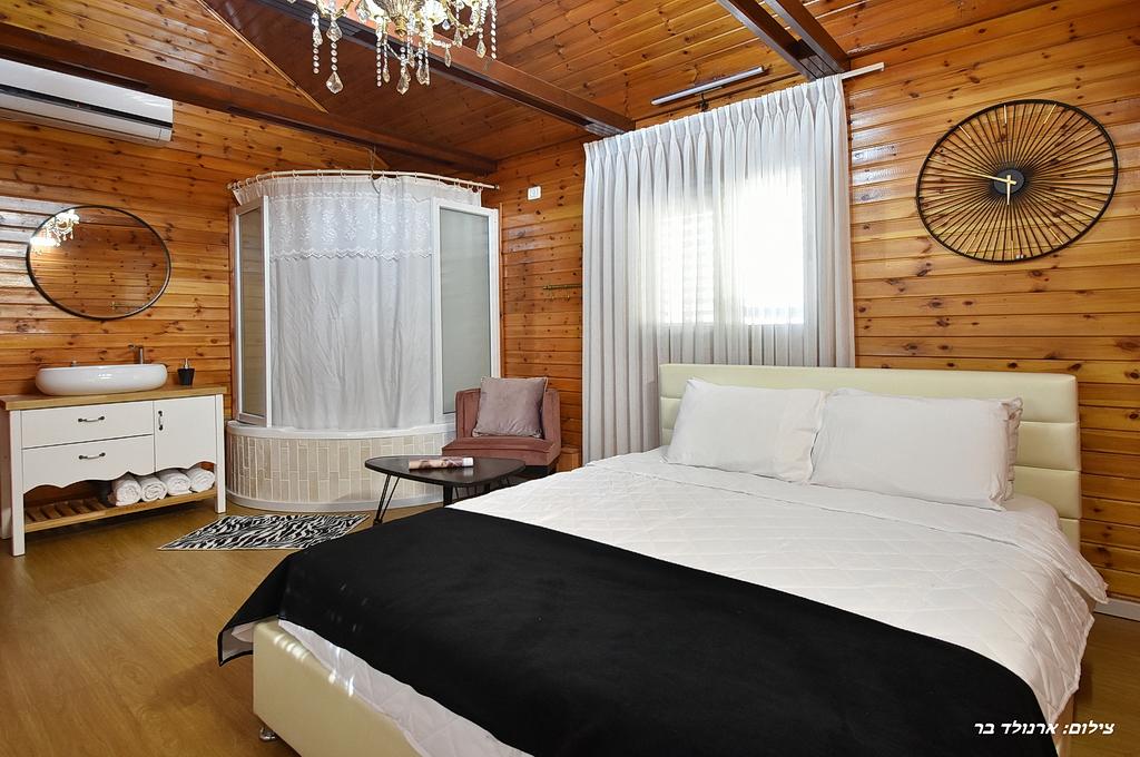 52552 בקתות מעץ, קדמת עדן, צימר  בשזור צימרים - Zimer 4 U