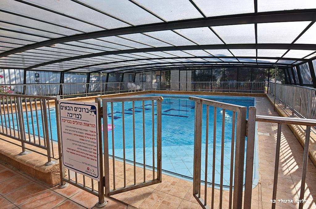 52555 חצר ובריכה, קדמת עדן, צימר  בשזור צימרים - Zimer 4 U