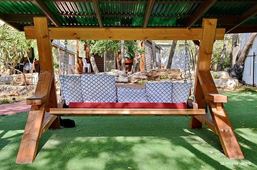 52556 חצר ובריכה, קדמת עדן, צימר  בשזור צימרים - Zimer 4 U