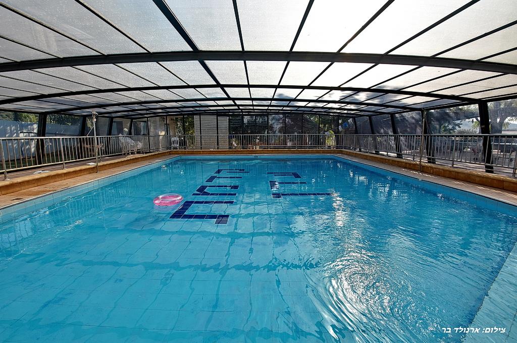 52557 חצר ובריכה, קדמת עדן, צימר  בשזור צימרים - Zimer 4 U