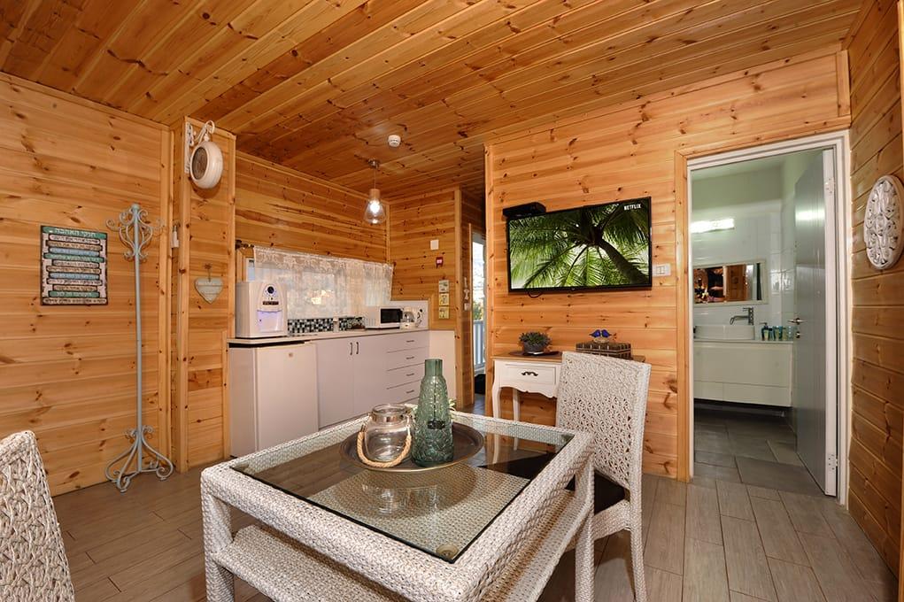 53937 בקתות העץ, אחוזת אופוריה, צימר  בשזור צימרים - Zimer 4 U