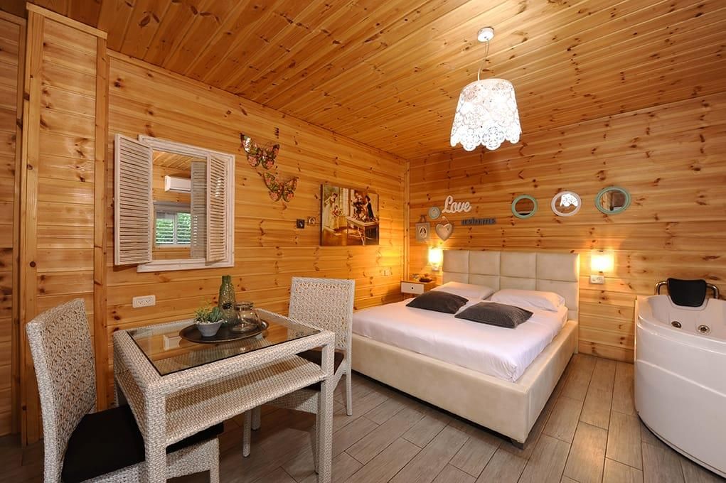 53939 בקתות העץ, אחוזת אופוריה, צימר  בשזור צימרים - Zimer 4 U