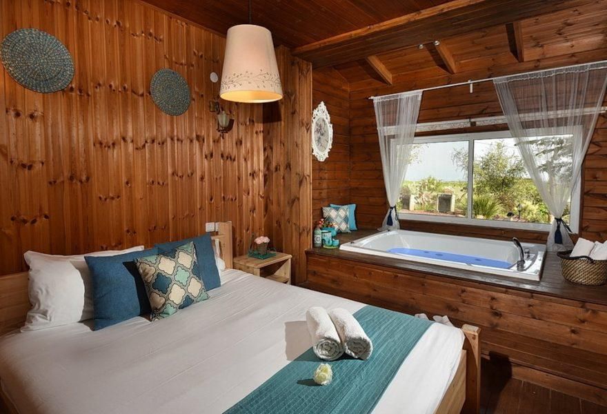 56112 גלריה כללית, אחוזת מול כנרת, צימר  בלבנים צימרים - Zimer 4 U