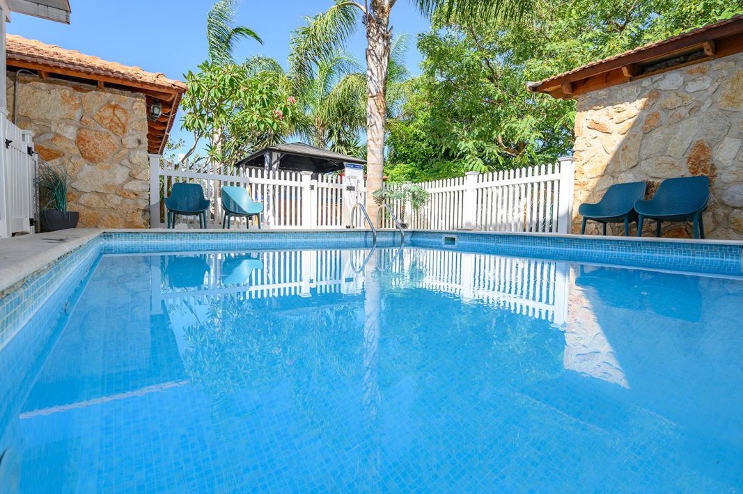 59963 המתחם החיצוני, אבן החלומות, צימר  בטפחות צימרים - Zimer 4 U