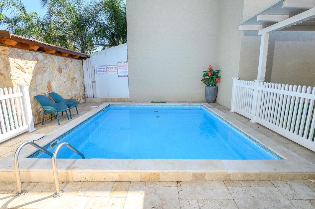 59967 המתחם החיצוני, אבן החלומות, צימר  בטפחות צימרים - Zimer 4 U