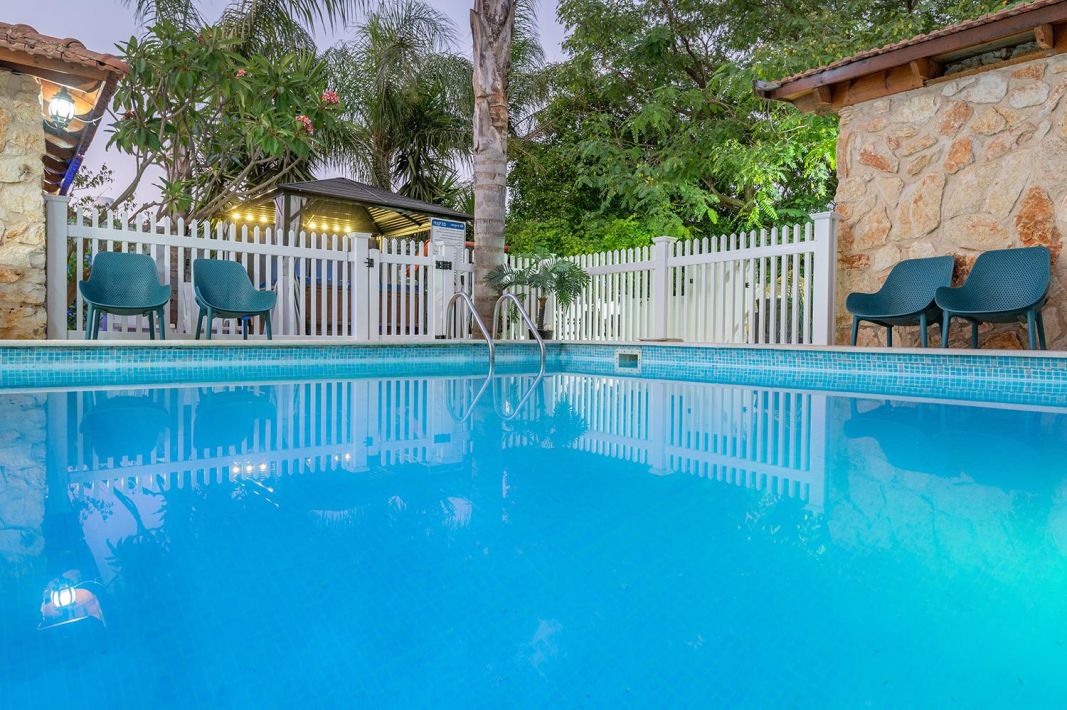 59976 המתחם החיצוני, אבן החלומות, צימר  בטפחות צימרים - Zimer 4 U