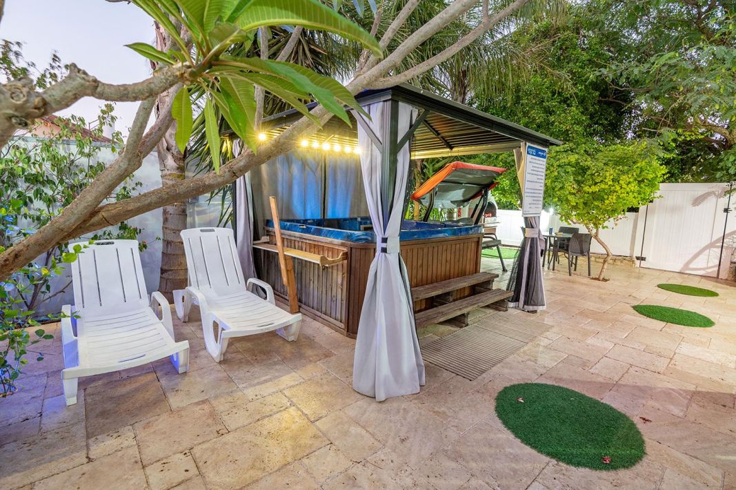 59981 המתחם החיצוני, אבן החלומות, צימר  בטפחות צימרים - Zimer 4 U