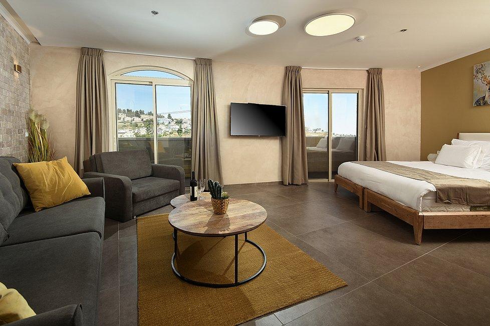 סוויטה יוקרתית כללי, מלון רומנו, צימר  בצפת צימרים - Zimer 4 U