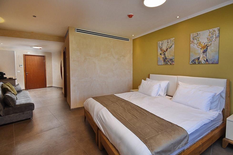 סוויטה כללי, מלון רומנו, צימר  בצפת צימרים - Zimer 4 U