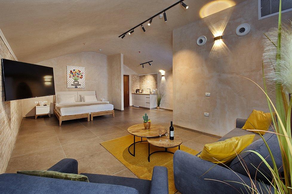 סוויטה זוגית כללי, מלון רומנו, צימר  בצפת צימרים - Zimer 4 U