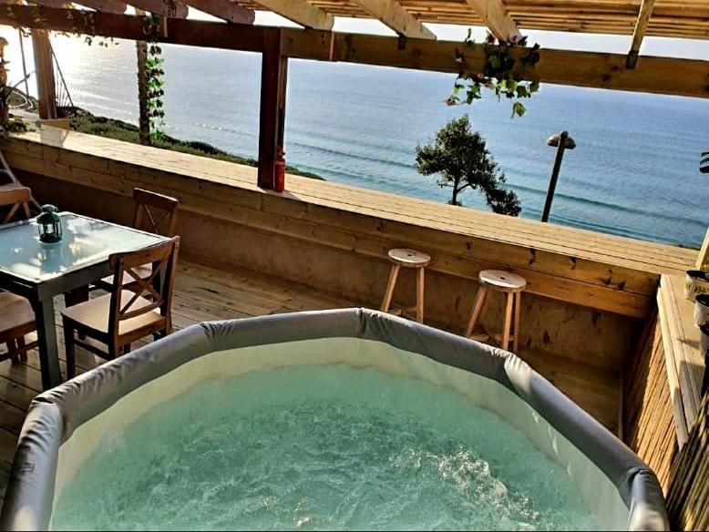 61160 כללי, רויאל חוף צאנז וגקוזי איטלקי מול גלי הים, צימר  בנתניה צימרים - Zimer 4 U