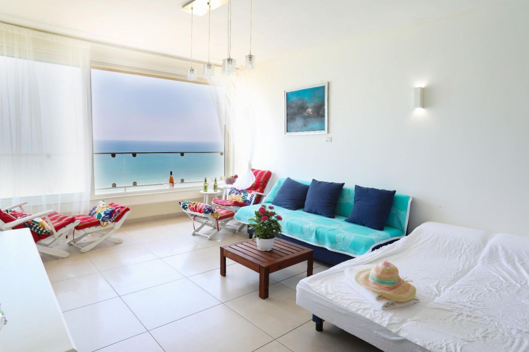 61163 כללי, רויאל חוף צאנז וגקוזי איטלקי מול גלי הים, צימר  בנתניה צימרים - Zimer 4 U