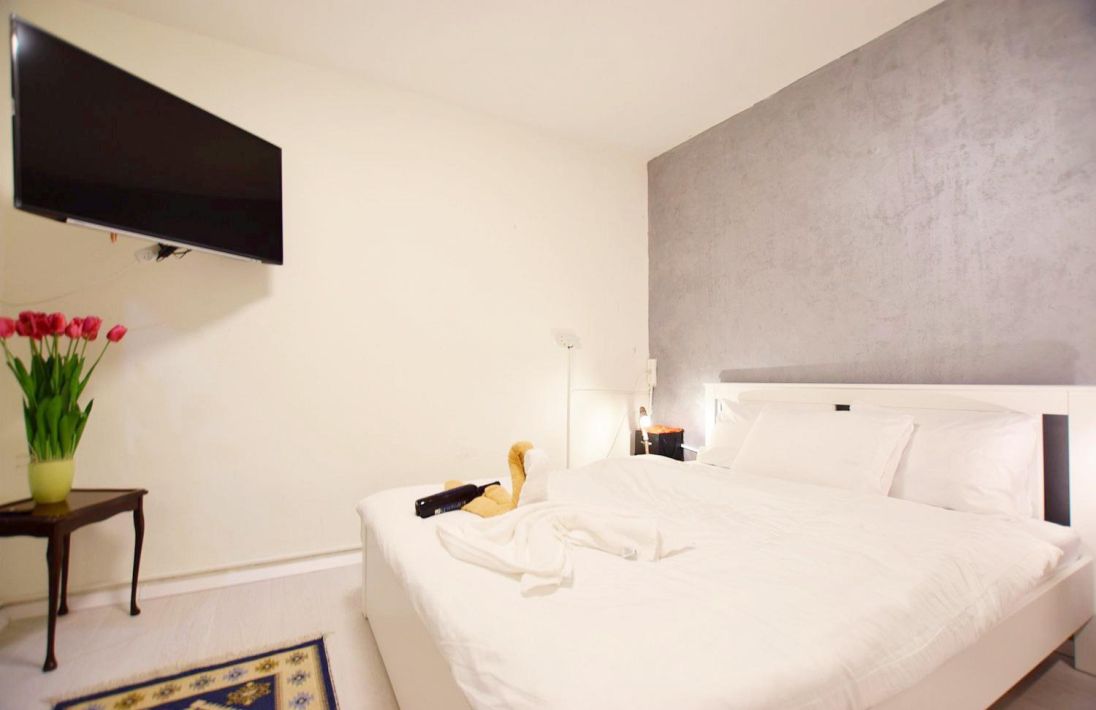 61167 כללי, רויאל חוף צאנז וגקוזי איטלקי מול גלי הים, צימר  בנתניה צימרים - Zimer 4 U