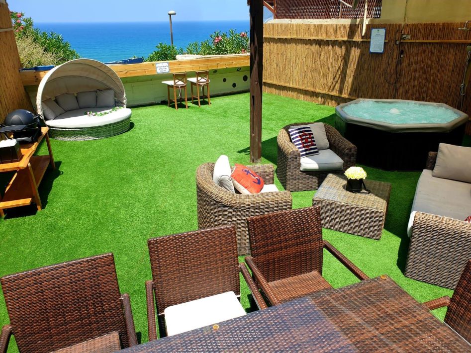 61169 כללי, רויאל חוף צאנז וגקוזי איטלקי מול גלי הים, צימר  בנתניה צימרים - Zimer 4 U