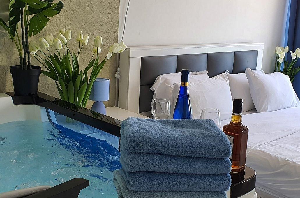 63269 כללי, רויאל חוף צאנז וגקוזי איטלקי מול גלי הים, צימר  בנתניה צימרים - Zimer 4 U