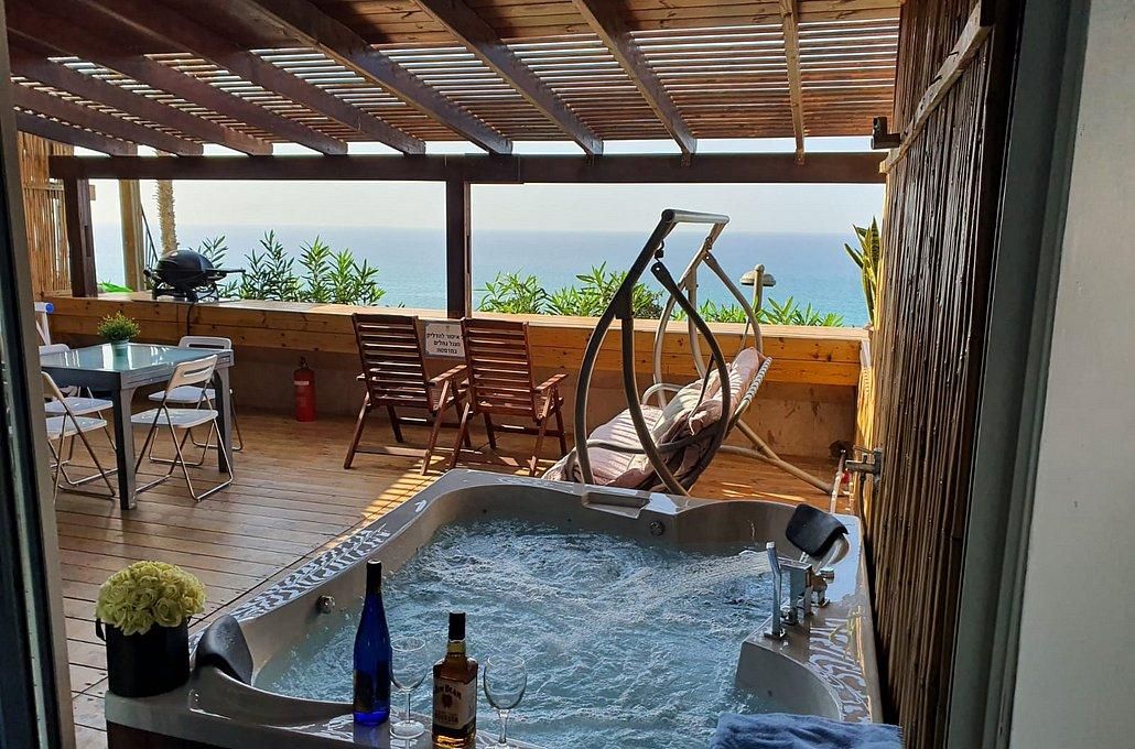 63270 כללי, רויאל חוף צאנז וגקוזי איטלקי מול גלי הים, צימר  בנתניה צימרים - Zimer 4 U