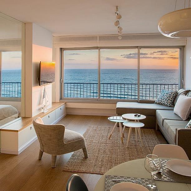 63272 כללי, רויאל חוף צאנז וגקוזי איטלקי מול גלי הים, צימר  בנתניה צימרים - Zimer 4 U