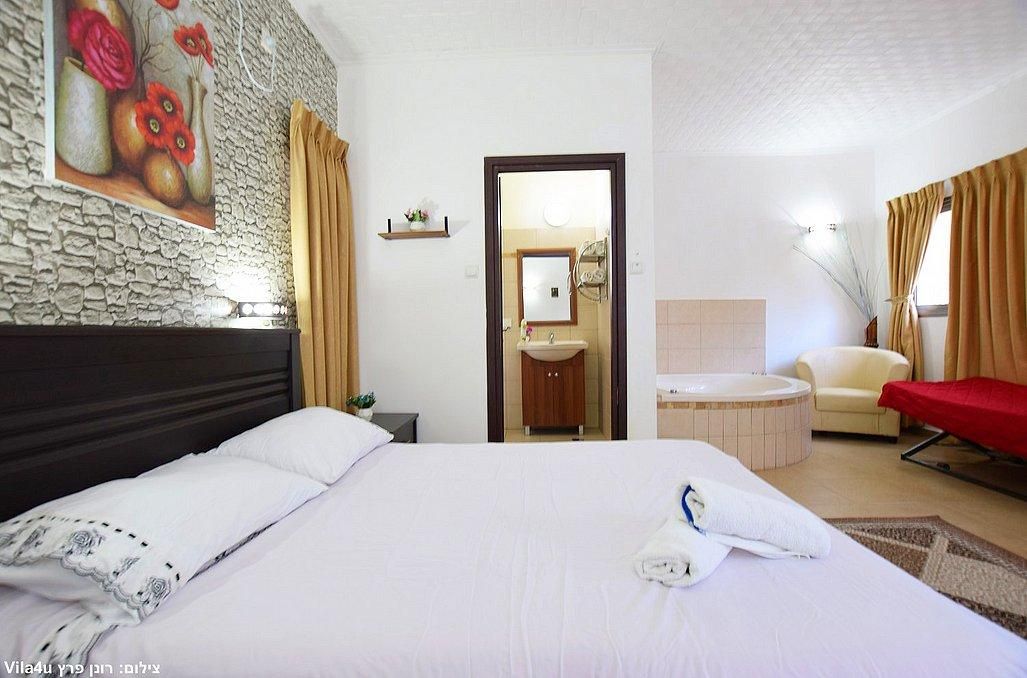 71195 כללי, אחוזת האמנים ריזורט, צימר  באניעם צימרים - Zimer 4 U