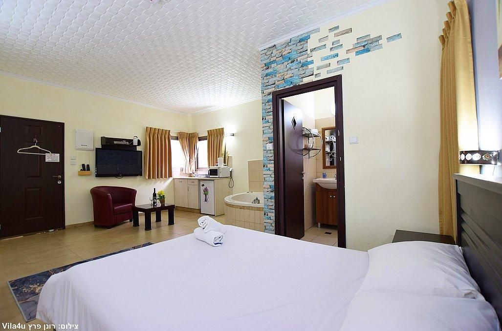 71196 כללי, אחוזת האמנים ריזורט, צימר  באניעם צימרים - Zimer 4 U