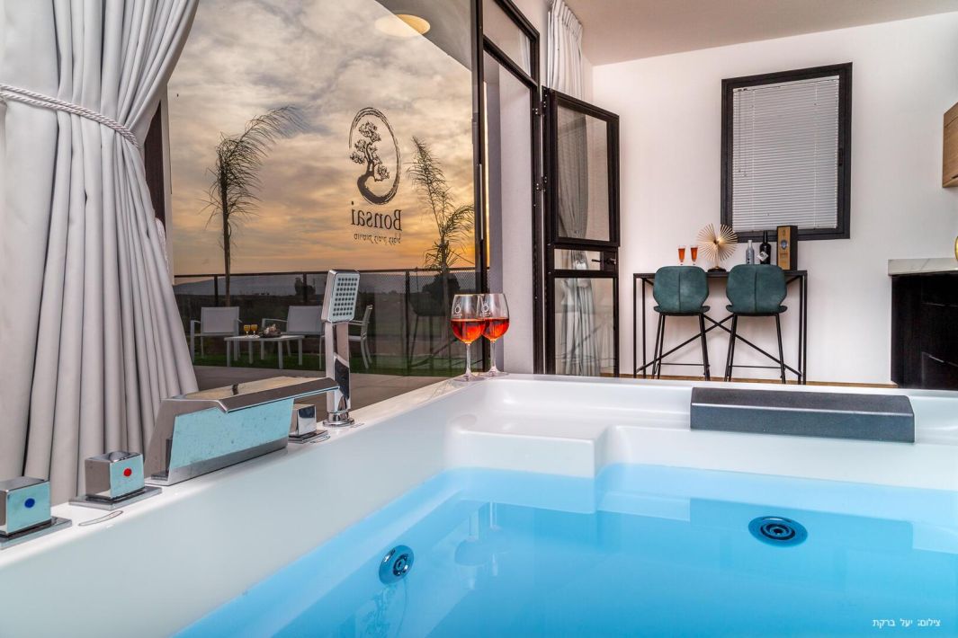 72857 גלריה כללית, בונסאי - סוויטות בוטיק בגליל, צימר  בדלתון צימרים - Zimer 4 U