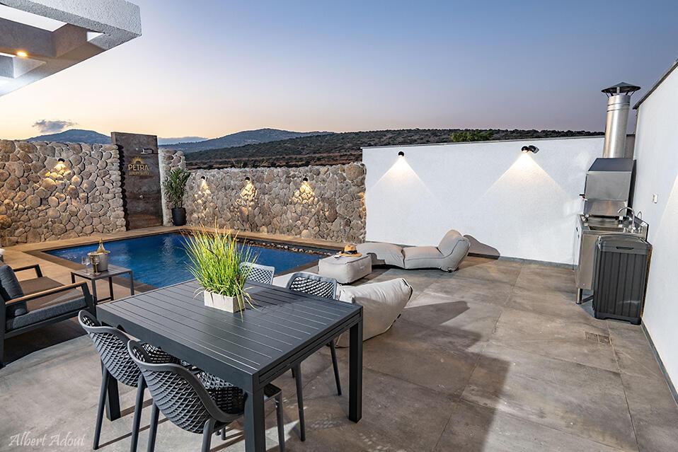 73661 כללי, פטרה - סוויטות יוקרה, צימר  בכלנית צימרים - Zimer 4 U