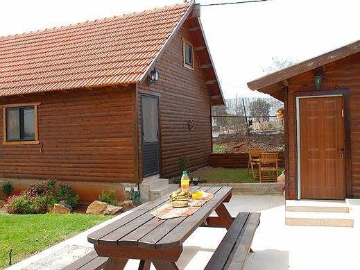 77931 כללי, נחלת נפתלי, צימר  בדלתון צימרים - Zimer 4 U