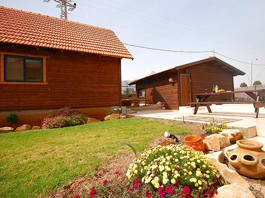 77937 כללי, נחלת נפתלי, צימר  בדלתון צימרים - Zimer 4 U