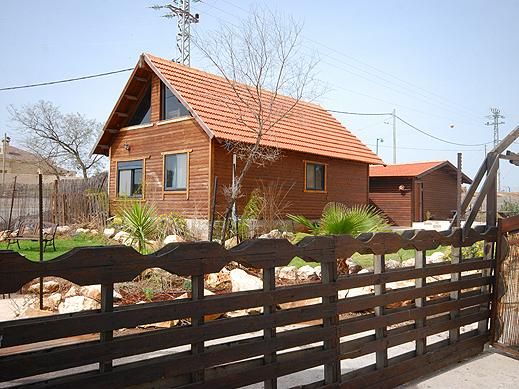 77938 כללי, נחלת נפתלי, צימר  בדלתון צימרים - Zimer 4 U