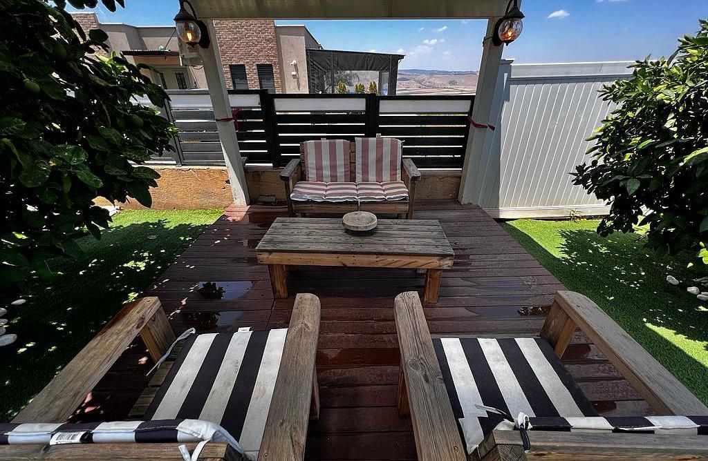 78160 גלריה כללית, צימרים נעמי ומי, צימר  בפוריה נווה עובד צימרים - Zimer 4 U