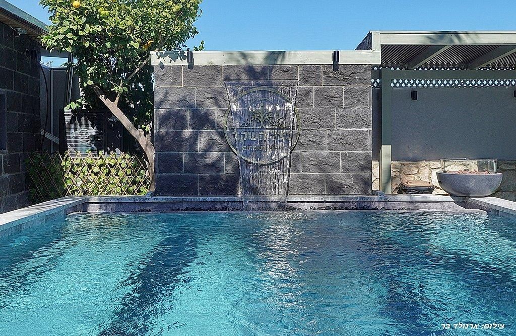 80511 גלריה כללית, בצל השקד, צימר  בטפחות צימרים - Zimer 4 U