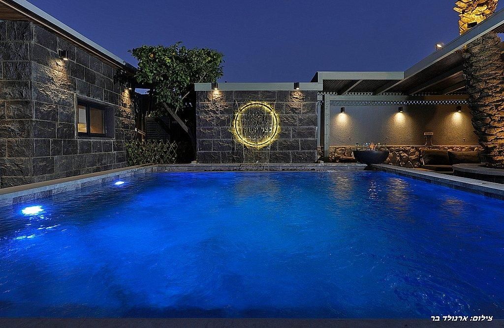 80518 גלרית חוץ, בצל השקד, צימר  בטפחות צימרים - Zimer 4 U