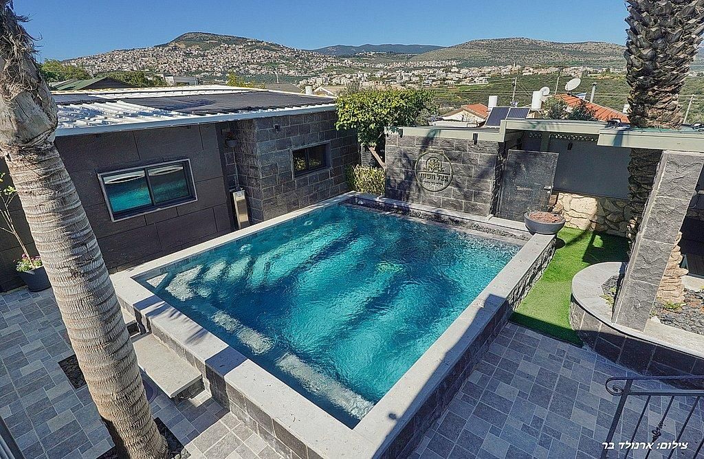 80538 גלרית חוץ, בצל השקד, צימר  בטפחות צימרים - Zimer 4 U