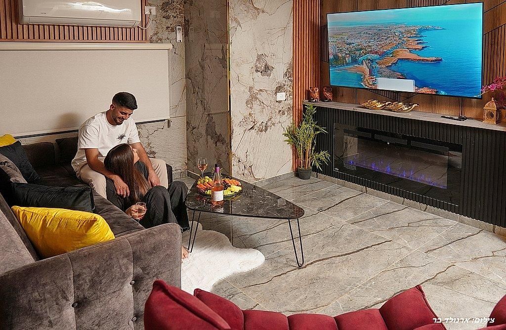 80548 גלרית פנים, בצל השקד, צימר  בטפחות צימרים - Zimer 4 U