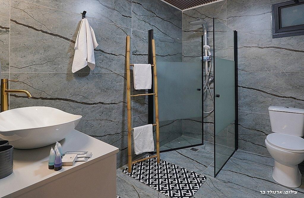 80549 גלרית פנים, בצל השקד, צימר  בטפחות צימרים - Zimer 4 U