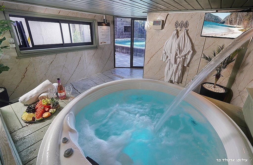 80557 מתחם הספא, בצל השקד, צימר  בטפחות צימרים - Zimer 4 U