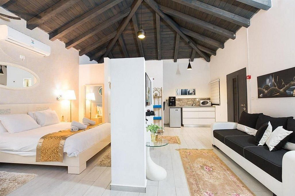 81068 גלריה כללית, אחוזת שקד, צימר  במשמר הירדן צימרים - Zimer 4 U