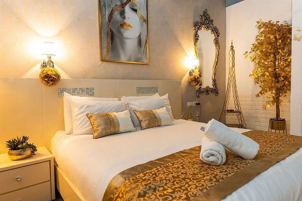 81070 גלריה כללית, אחוזת שקד, צימר  במשמר הירדן צימרים - Zimer 4 U