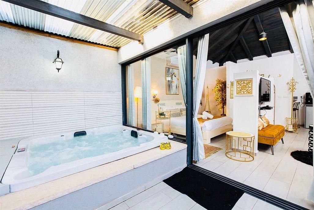 81077 גלריה כללית, אחוזת שקד, צימר  במשמר הירדן צימרים - Zimer 4 U