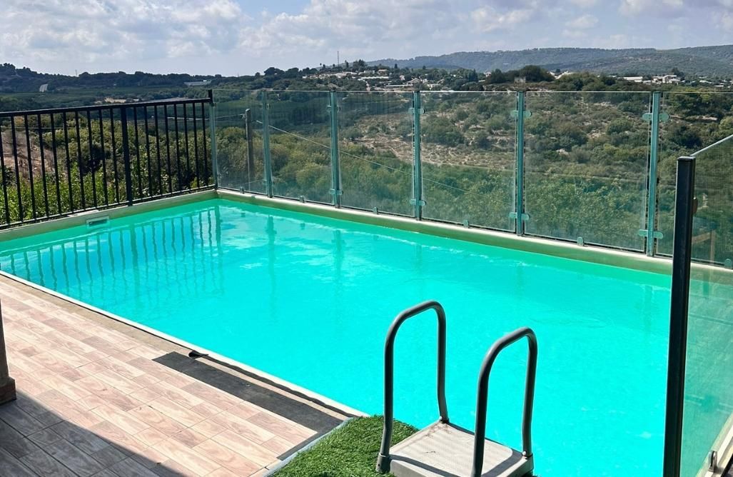 85382 גלריה כללית, סוויטת עטרת הנוף, צימר  באבן מנחם צימרים - Zimer 4 U