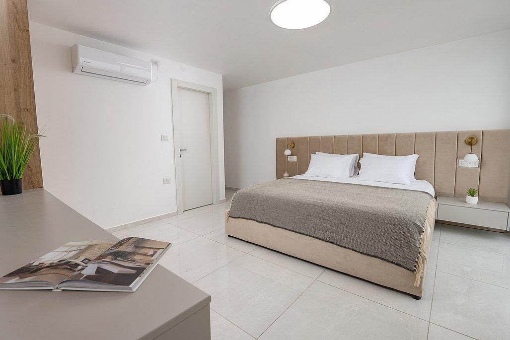 85776 גלריה כללית, סוויטות גקסון - Jack son, צימר  בעין יעקב צימרים - Zimer 4 U