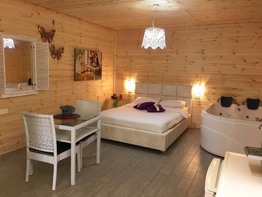 85956 גלריה כללית, אחוזת אופוריה, צימר  בשזור צימרים - Zimer 4 U