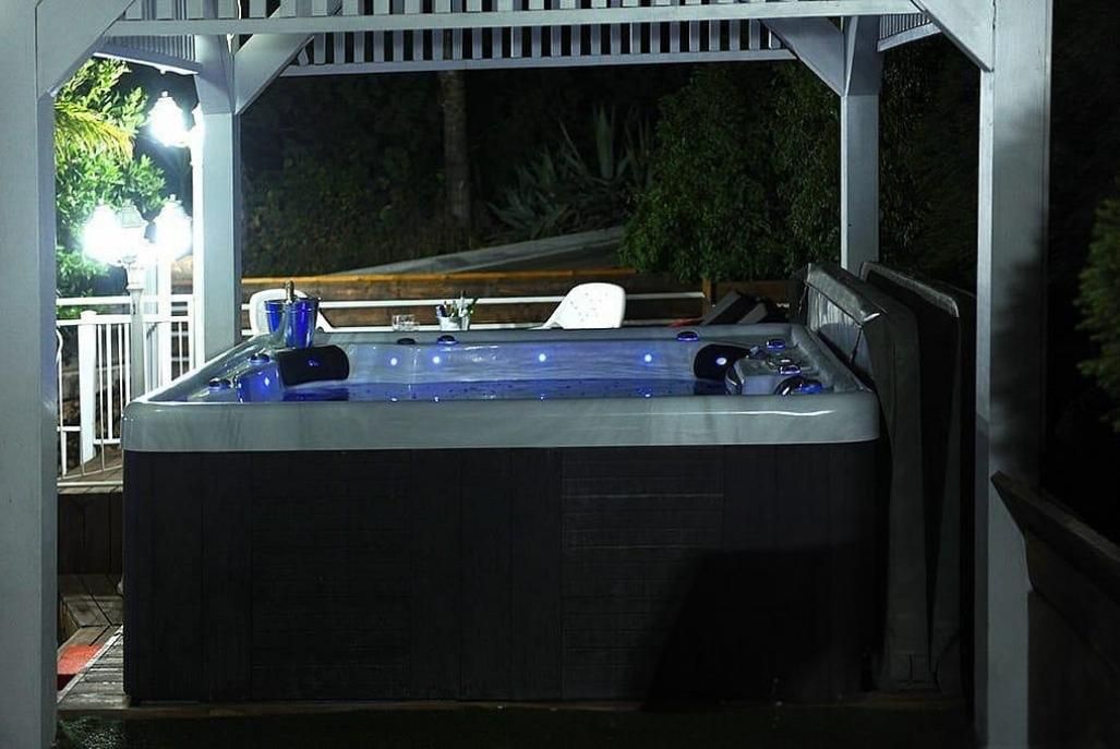 85958 מתחם חיצוני, אחוזת אופוריה, צימר  בשזור צימרים - Zimer 4 U