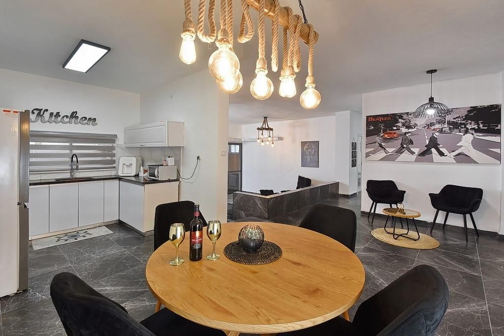 89518 גלריה כללית, אחוזת סוד האושר, צימר  בשלומי צימרים - Zimer 4 U