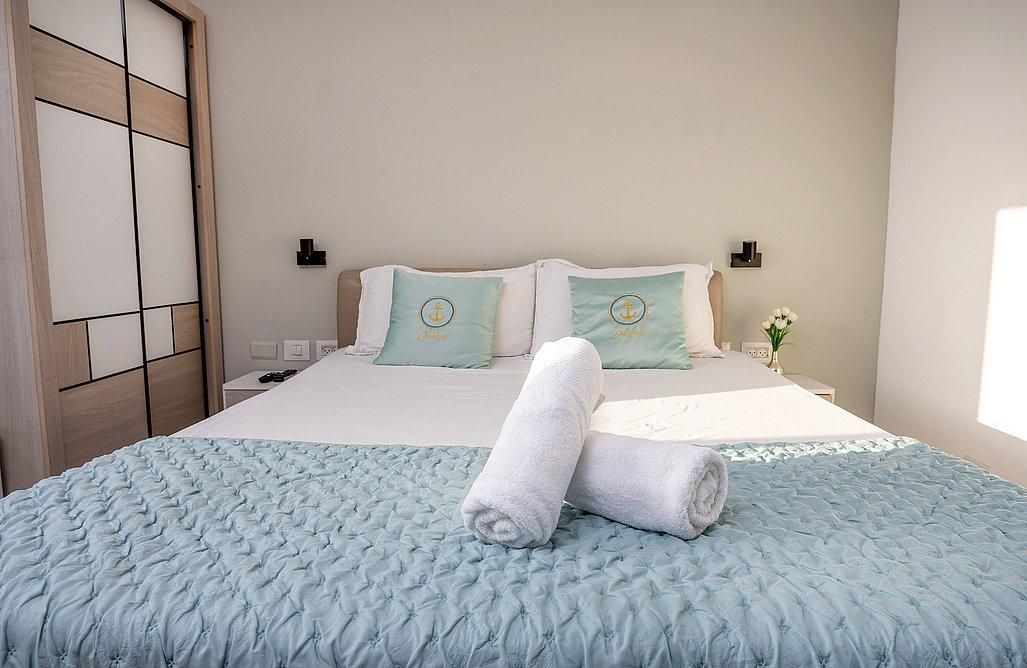 91680 דירת אירוח זוגית מרפסת וג'קוזי, הפנטהאוז של תל אביב, צימר  בתל אביב צימרים - Zimer 4 U