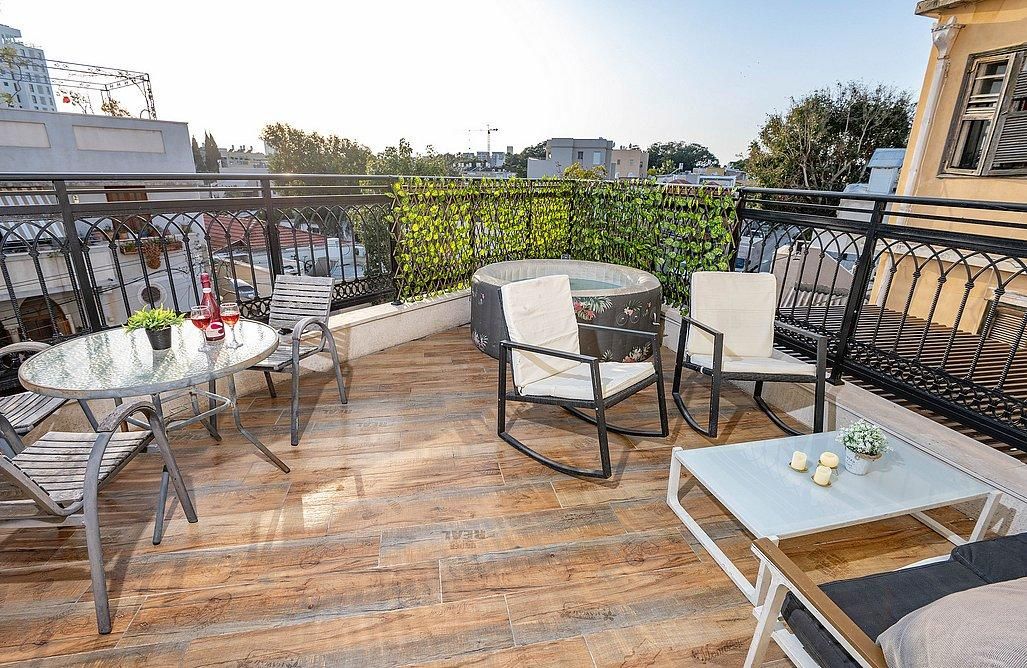 91688 דירת אירוח זוגית מרפסת וג'קוזי, הפנטהאוז של תל אביב, צימר  בתל אביב צימרים - Zimer 4 U